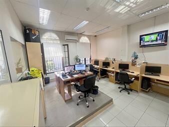 https://web5.gallito.com.uy/alquiler-espectacular-casa-de-900m2-ideal-empresa-inmuebles-27108149