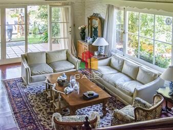 https://web5.gallito.com.uy/vende-casa-de-3-dormitorios-en-playa-mansa-con-inmuebles-27442259