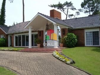 https://web5.gallito.com.uy/hermosa-casa-en-venta-de-5-dormitorios-inmuebles-27442315