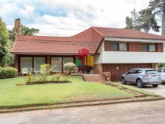 https://web5.gallito.com.uy/casa-de-gran-tamaã±o-ubicada-en-zona-de-paz-y-inmuebles-27442316