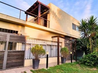 https://web5.gallito.com.uy/venta-casa-con-apartamento-y-piscina-en-solymar-inmuebles-27437905