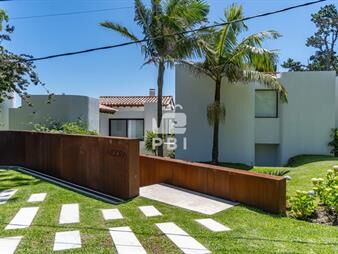 https://web5.gallito.com.uy/alquiler-temporario-de-casa-4-dormitorios-en-lomo-de-la-bal-inmuebles-27448377
