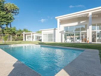 https://web5.gallito.com.uy/casa-en-punta-del-este-moderna-inmuebles-27448464