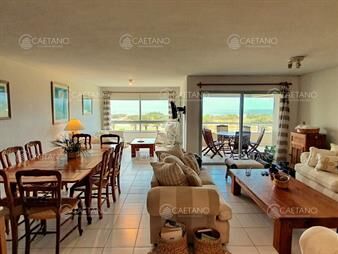 https://web5.gallito.com.uy/vendo-apartamento-3-dormitorios-primera-linea-al-inmuebles-20964920
