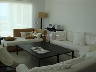 https://web5.gallito.com.uy/apartamento-en-venta-de-3-dormitorios-en-playa-inmuebles-21724139