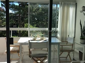 https://web5.gallito.com.uy/apartamento-en-venta-de-2-dormitorios-en-punta-inmuebles-19856535