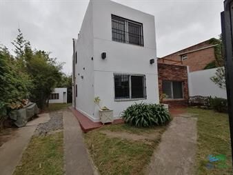 https://web5.gallito.com.uy/alquiler-anual-de-casa-en-la-barra-maldonado-inmuebles-22538376