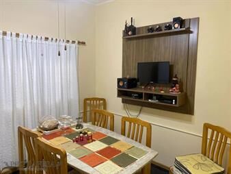 https://web5.gallito.com.uy/apartamento-en-venta-2-dormitorios-1-baño-y-inmuebles-24184720