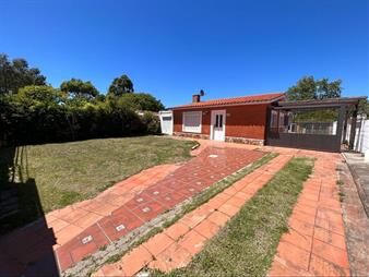 https://www.gallito.com.uy/alquiler-casa-a-metros-de-rambla-shangrilacde-la-costa-inmuebles-27454034