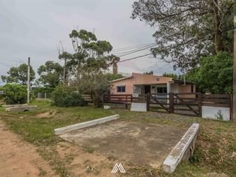 https://web5.gallito.com.uy/casa-en-venta-2-dormitorios-prox-a-playa-san-luis-inmuebles-27155321