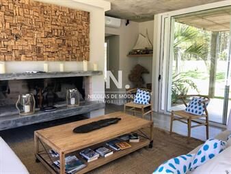 https://web5.gallito.com.uy/casa-en-venta-de-3-dormitorios-con-amplio-jardã­n-inmuebles-27388321