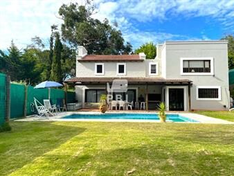 https://web5.gallito.com.uy/venta-de-casa-4-dormitorios-servicio-ref-inmuebles-24893558