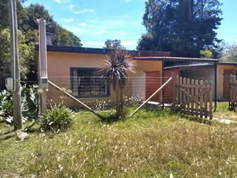 https://web5.gallito.com.uy/venta-2-casa-1-dormitorio-y-monoambiente-san-luis-inmuebles-27473046