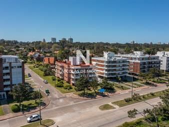 https://web5.gallito.com.uy/departamento-con-agradable-vista-a-pasos-del-mar-inmuebles-27473190