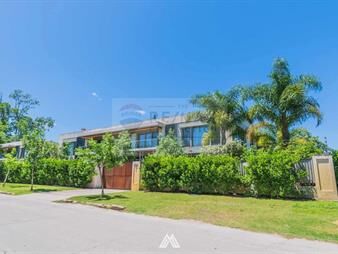 https://web5.gallito.com.uy/venta-apto-2-dorm-servicio-garaje-carrasco-inmuebles-26665508