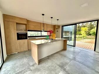 https://web5.gallito.com.uy/hermoso-proyecto-barrio-cerrado-en-la-barra-â-inmuebles-25620025