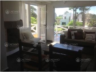https://web5.gallito.com.uy/venta-casa-punta-del-este-en-zona-de-pinares-con-inmuebles-22779391