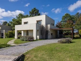 https://www.gallito.com.uy/casa-de-3-dormitorios-en-viñedos-de-la-tahona-inmuebles-27478181