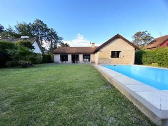 https://www.gallito.com.uy/chalet-en-venta-con-piscina-y-barbacoa-punta-del-inmuebles-25117132