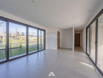 https://web5.gallito.com.uy/se-vende-casa-a-estrenar-en-mirador-de-la-tahona-inmuebles-27478298