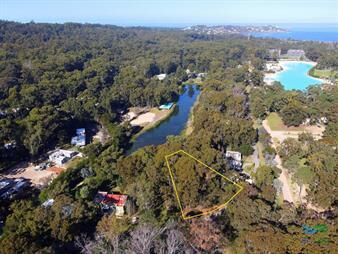 https://web5.gallito.com.uy/vendo-terreno-sobre-el-lago-en-bario-privado-de-inmuebles-23378184