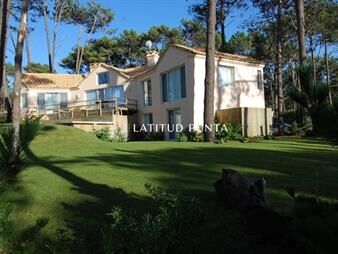 https://web5.gallito.com.uy/alquiler-casa-de-5-dormitorios-en-laguna-blanca-manantiales-inmuebles-21841639