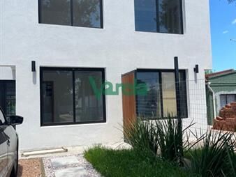 https://www.gallito.com.uy/venta-casa-shangrilã-sur-a-estrenar-de-3-dor-y-inmuebles-27484889