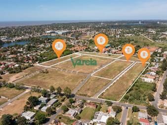 https://www.gallito.com.uy/terrenos-en-venta-en-lagomar-ii-etapa-inmuebles-27485012