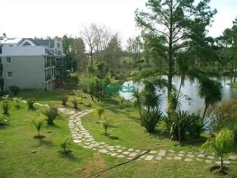 https://www.gallito.com.uy/apartamento-en-venta-en-haras-del-lago-de-2-y-2-inmuebles-27485048
