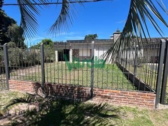 https://www.gallito.com.uy/venta-de-casa-en-pinamar-sur-inmuebles-27485174