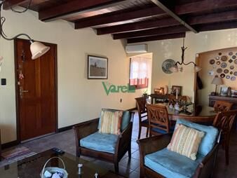 https://www.gallito.com.uy/venta-de-casa-pando-3-dormitorios-a-pocas-del-inmuebles-27485447