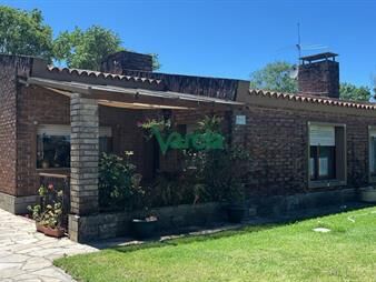 https://www.gallito.com.uy/casa-cuatro-dormitorios-y-dos-baã±os-al-sur-inmuebles-27485466