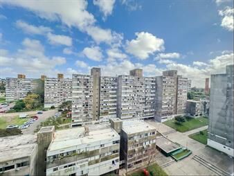 https://web5.gallito.com.uy/apartamento-de-3-dormitorios-en-euskalerria-71-inmuebles-27442161