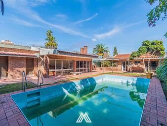 https://web5.gallito.com.uy/vendo-casa-con-piscina-en-malvin-3-dormitorios-inmuebles-27489113