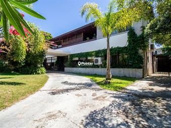 https://web5.gallito.com.uy/casa-en-venta-en-la-mansa-parada-10-5-dormitorios-depen-inmuebles-27489941