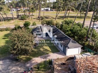https://web5.gallito.com.uy/en-venta-exclusiva-casa-de-3-dormitorios-en-la-inmuebles-27494138