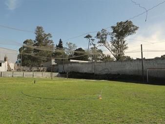 https://web5.gallito.com.uy/venta-complejo-deportivo-con-renta-el-pinar-inmuebles-27503330