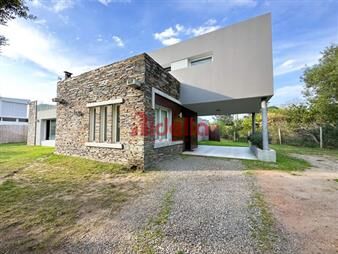 https://web5.gallito.com.uy/casa-en-venta-beverly-hills-4-dormitorios-inmuebles-25793309