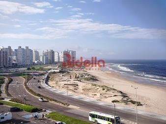 https://web5.gallito.com.uy/alquiler-temporal-apartamento-con-vista-a-los-inmuebles-26122189