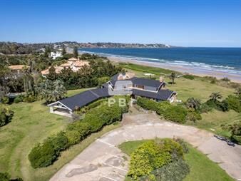 https://web5.gallito.com.uy/casa-de-6-dormitorios-en-solana-punta-ballena-inmuebles-24598580