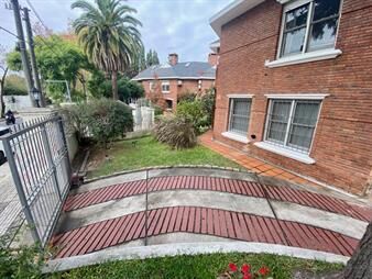 https://web5.gallito.com.uy/completisima-casa-en-complejo-cerrado-jardines-de-buschenta-inmuebles-24440586