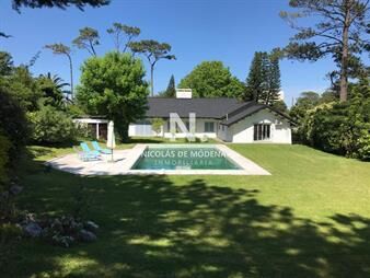 https://web5.gallito.com.uy/vende-casa-en-la-mejor-zona-de-playa-mansa-punta-inmuebles-24996202
