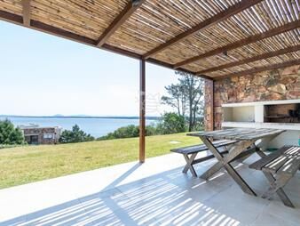https://www.gallito.com.uy/apartamento-de-un-dormitorio-con-parrillero-y-en-inmuebles-26761353