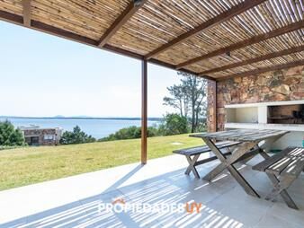 https://web5.gallito.com.uy/apartamento-de-un-dormitorio-con-parrillero-y-en-inmuebles-26156532
