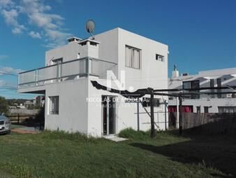 https://web5.gallito.com.uy/casa-en-venta-en-balneario-buenos-aires-el-chorro-inmuebles-24988378