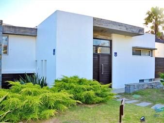 https://www.gallito.com.uy/venta-y-alquiler-casa-6-dormitorios-en-el-chorro-inmuebles-27406701