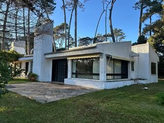 https://www.gallito.com.uy/casa-en-punta-del-este-zona-comercial-colegios-inmuebles-27489571