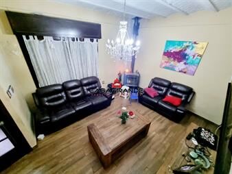 https://web5.gallito.com.uy/casa-pu-a-metros-del-shopping-y-terminal-tres-cruces-4-do-inmuebles-27489576