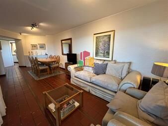 https://web5.gallito.com.uy/frente-al-mar-con-vista-amplio-apartamento-inmuebles-27369834