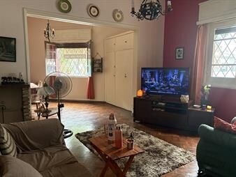 https://web5.gallito.com.uy/venta-casa-4-dormitorio-2-baños-y-garaje-pocitos-inmuebles-27510528